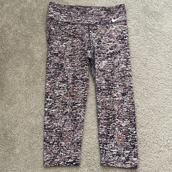 NIKE DRI-FIT CAPRI LEGGINGS PURPLE/WHITE/ORANGE SIZE MEDIUM - Picture 1 of 9